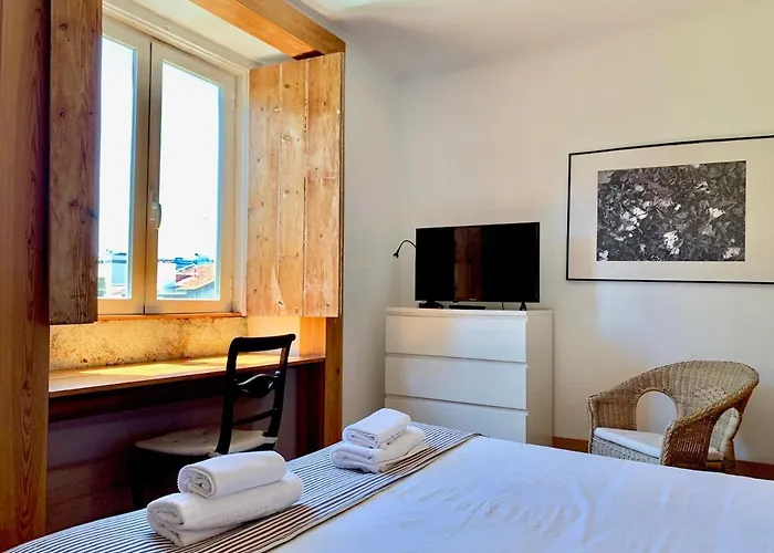 Cozy In The Center - Practical & Comfortable *